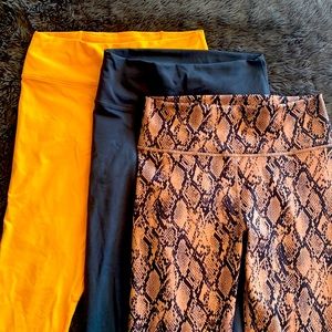 Lot of 3 Fabletics Powerhold Leggings - size Large